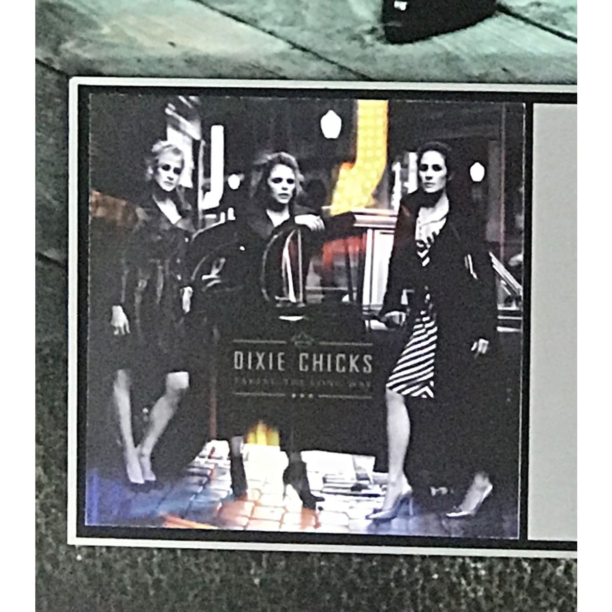 musicgoldmine.com - Dixie Chicks Taking The Long Way In-House