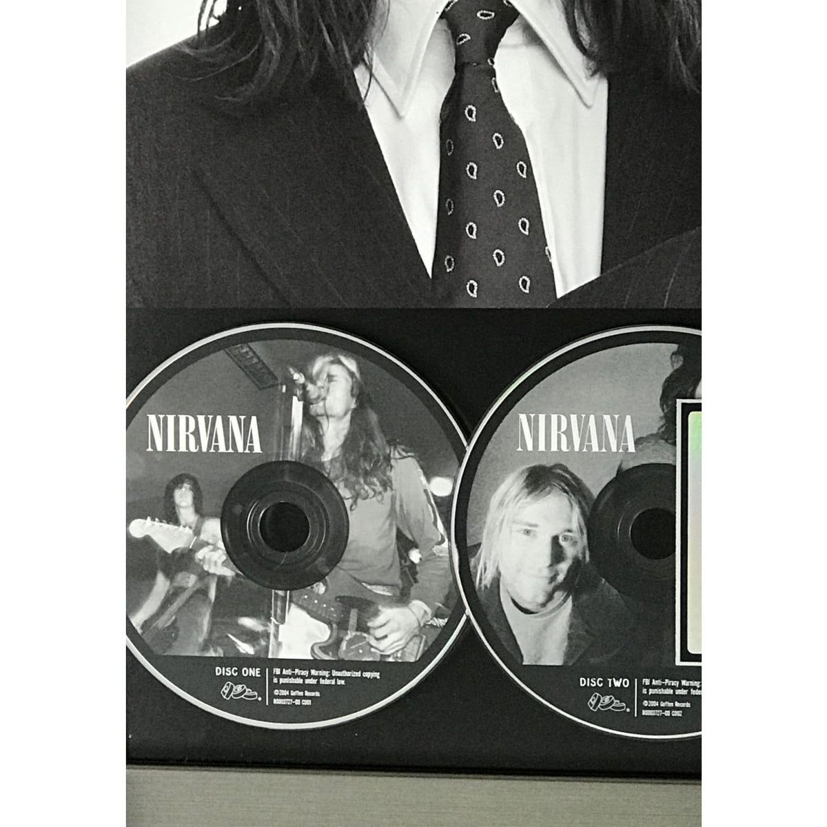 nirvana-with-the-lights-out-