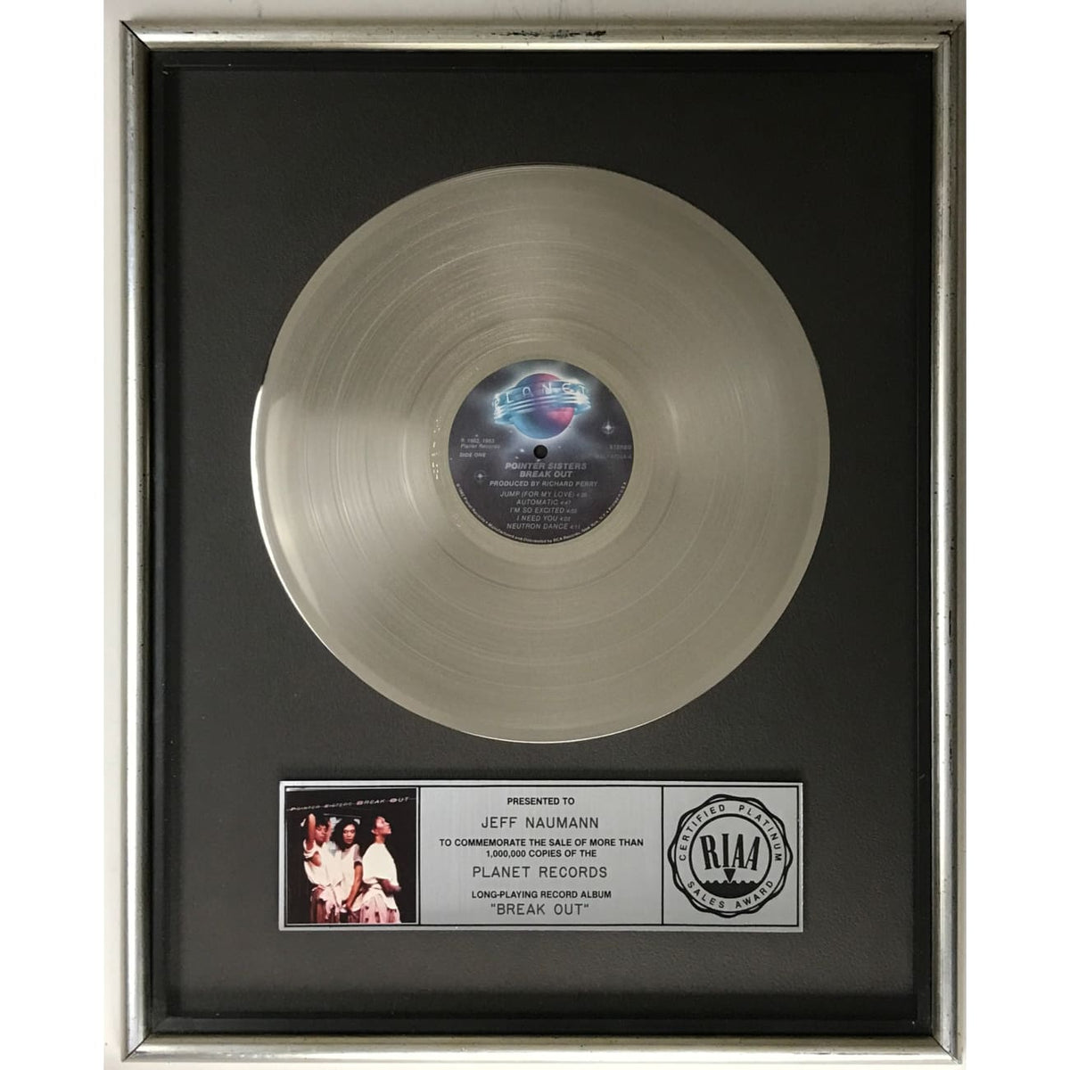 Pointer Sisters Break Out RIAA Platinum LP Award